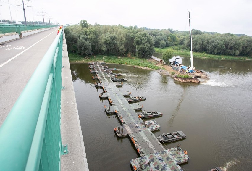 Ścieki w Wiśle i groźna gra polityków przy okazji katastrof