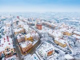 Zachwycający Sandomierz w zimowej scenerii! Zobaczcie jak wygląda w niedzielę od rana [ZDJĘCIA Z DRONA]