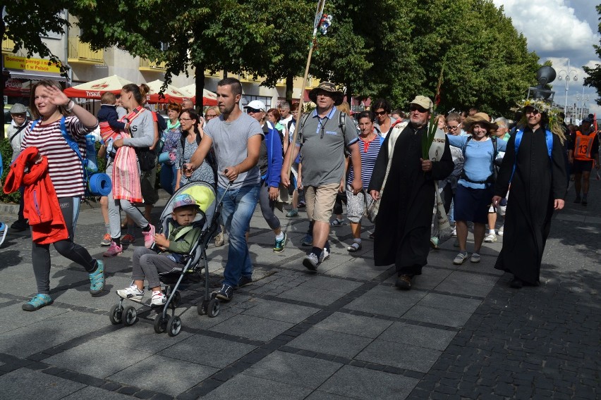 Pielgrzymka Krakowska dotarła na Jasną Górę [ZDJĘCIA]