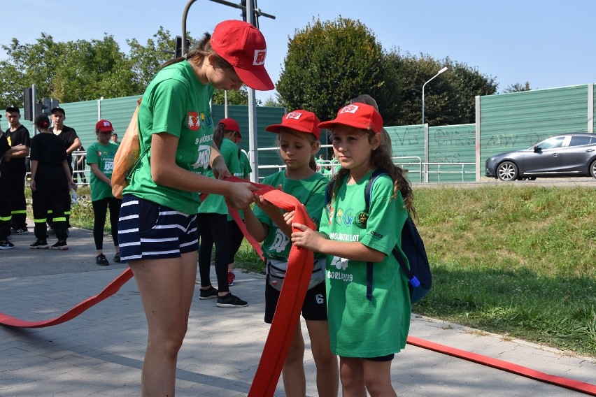 IX Wojewódzki Zlot Młodzieżowych Drużyn Pożarniczych. Do Gorlic przyjechło ponad sto ekip z Małopolski. Maja do rozegrania 22 konkurencje