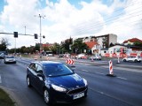 Toruń. Czasowe utrudnienia w ruchu drogowym i tramwajowym