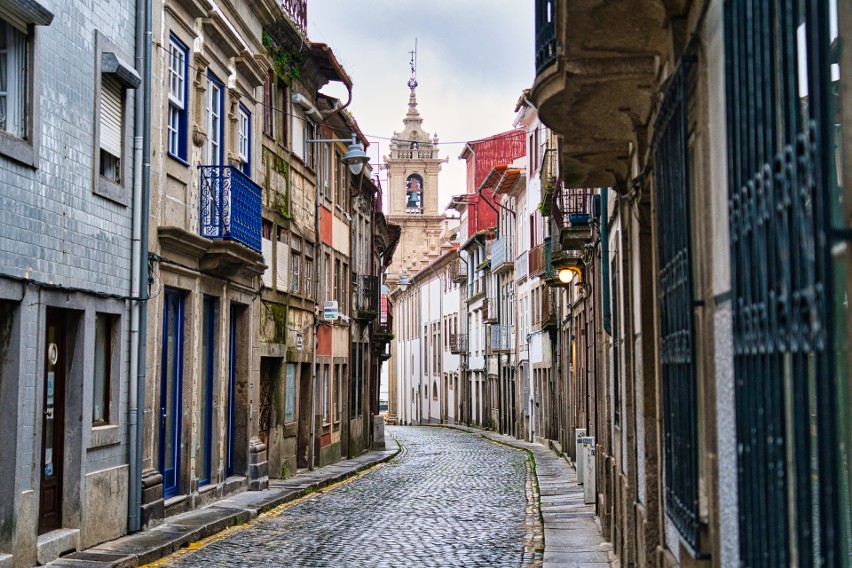 Region Minho, którego stolicą jest Braga, słynie z bogatej...