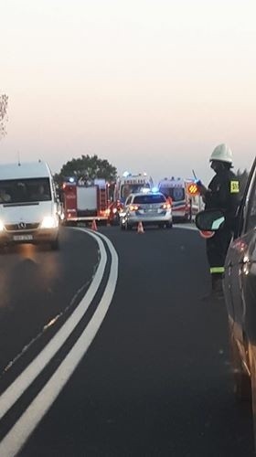 W powiecie chełmińskim przed godz 18 doszło do tragicznego w skutkach wypadku drogowego. Nie żyje motocyklistaSzczegóły na kolejnym zdjęciu. Piraci drogowi w regionie. Niemal doprowadzili do tragedii!  [wideo - program Stop Agresji Drogowej 4]