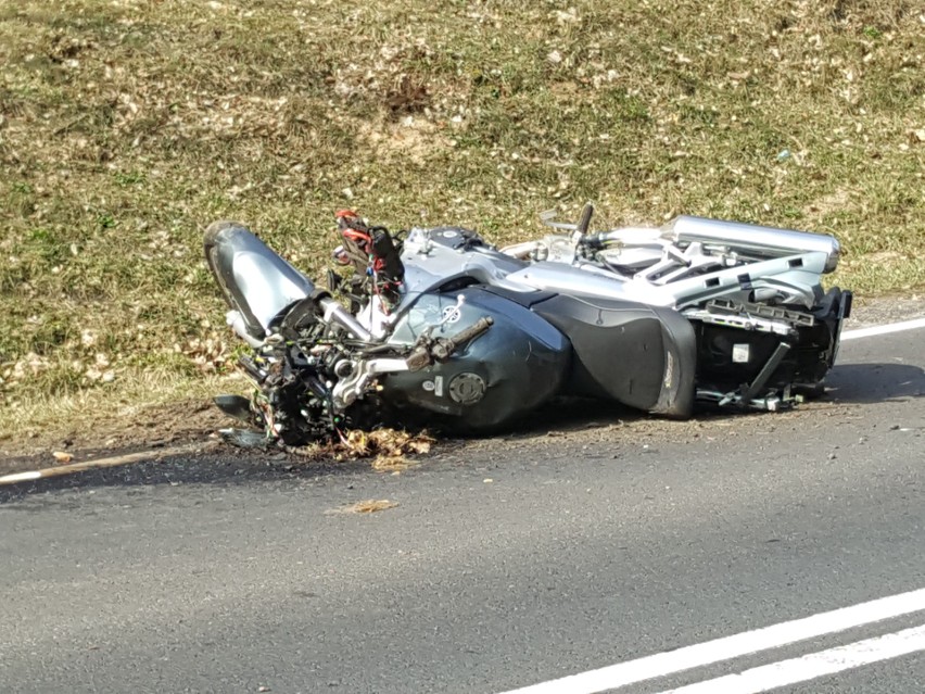 Wypadek na DK nr 11 koło Szczecinka. Motocyklista ranny [zdjęcia]