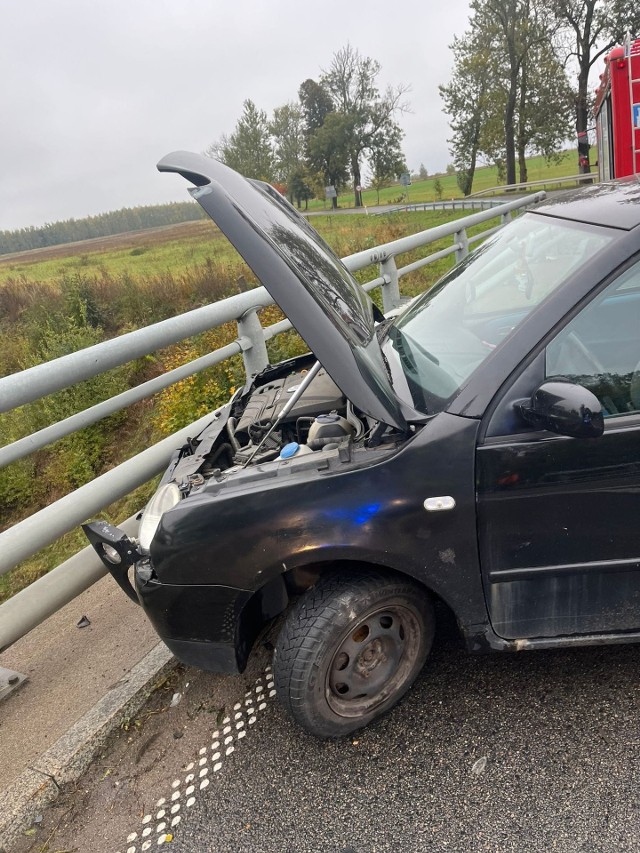 Groźny wypadek w Prabutach, kobieta trafiła do szpitala z urazem klatki piersiowej