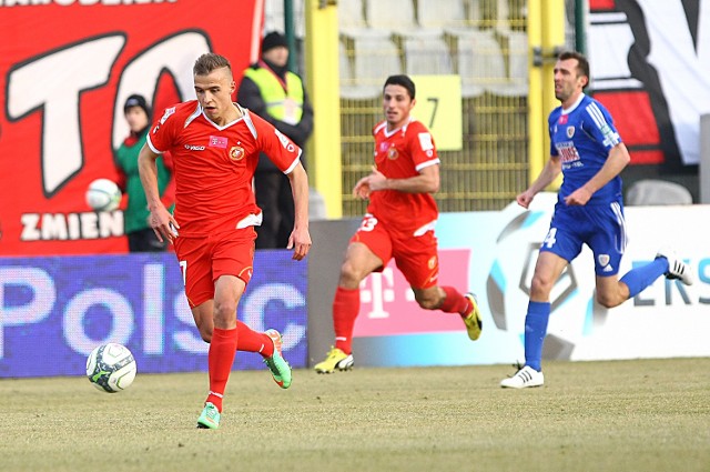 W zespole Widzewa gra już wypożyczony z Legii Patryk Mikita (przy piłce)