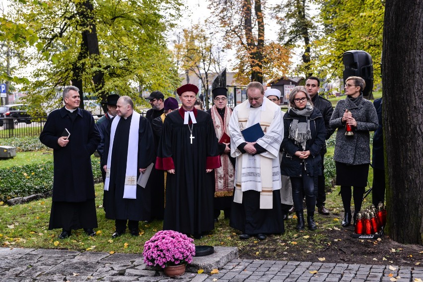 Modlitwa międzywyznaniowa na Cmentarzu Nieistniejących Cmentarzy w Gdańsku [ZDJĘCIA]