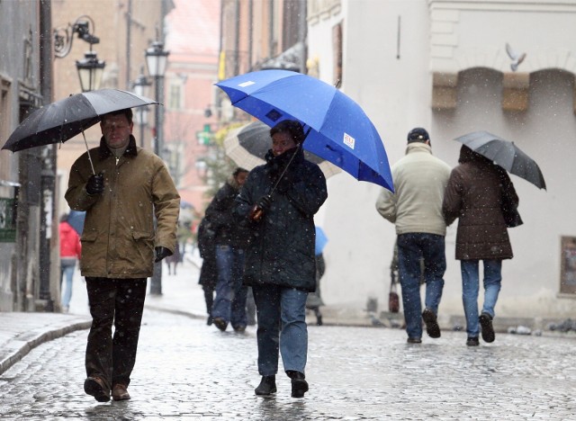 W trakcie świąt może się przydać parasol.