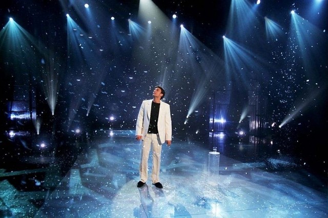 Maciej Pol wyczaruje na scenie śnieg