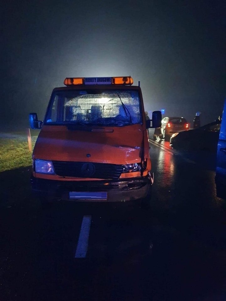 Śmiertelny wypadek na DK 55 na trasie Kwidzyn - Gardeja. Samochód potrącił pieszego! Droga zablokowana 13.11.2019 
