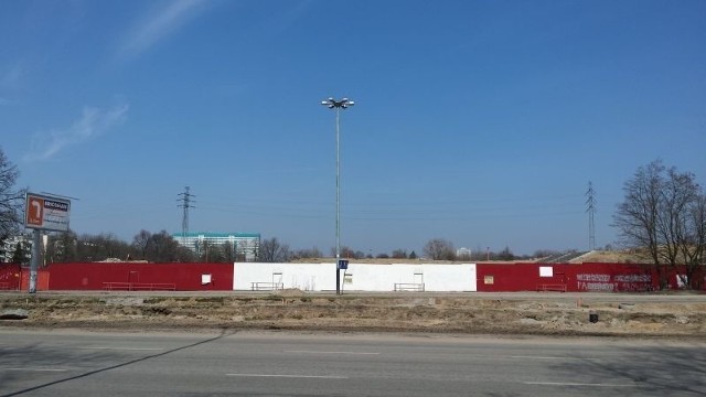 Ze stadionu przy al. Piłsudskiego zniknęły już jupitery.