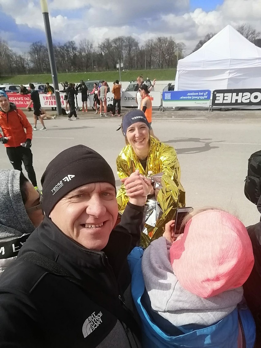 Sabina Jarząbek z KKL Kielce została wicemistrzynią Polski w półmaratonie. Dobrze spisali się też inni świętokrzyscy biegacze