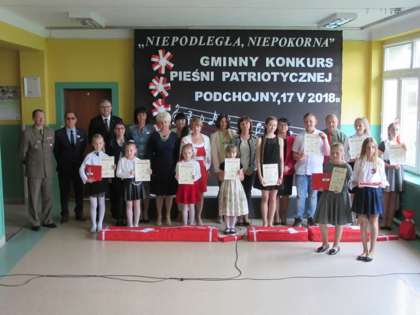 Gminny Konkurs Pieśni Patriotycznej w Szkole Podstawowej w Podchojnach. Poznaj zwycięzców