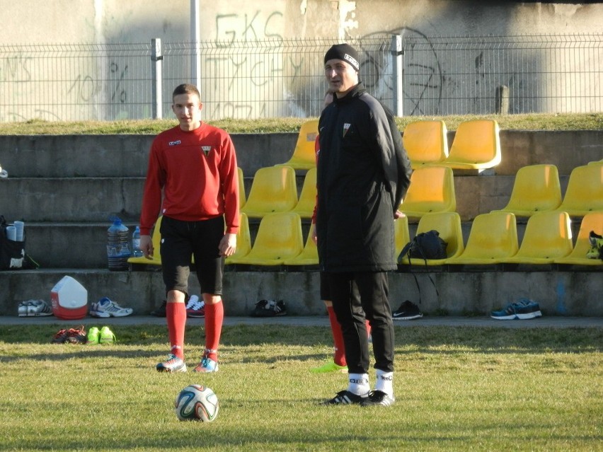 Sztab trenerski na treningu GKS Tychy