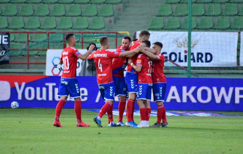 Raków Częstochowa w Bełchatowie wygrał z Zagłębiem Lubin 2:1...