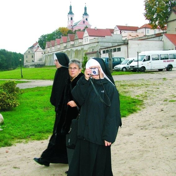 Czy po przejęciu byłego klasztoru przez Kościół turystów...