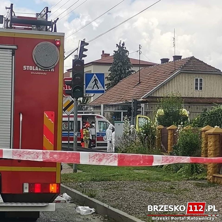 Brzesko. Wypadek karetki transportującej pacjenta z koronawirusem. Wśród rannych są dzieci