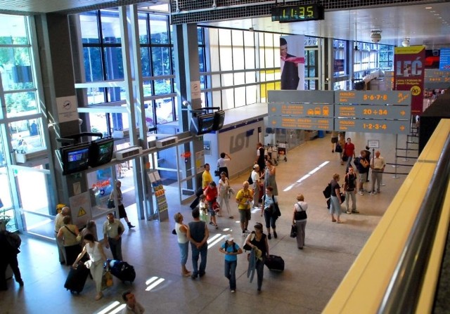 Oszusta zatrzymano na lotnisku w Krakowie-Balicach