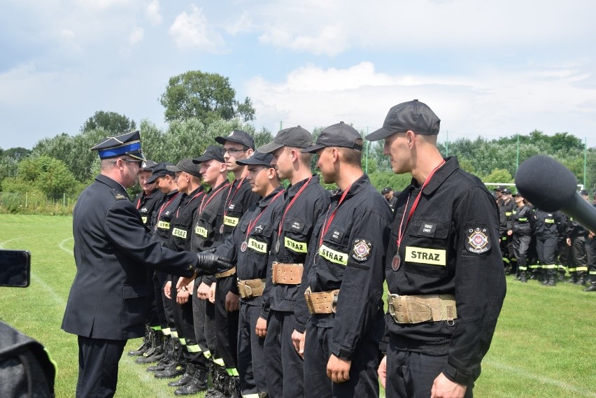 Bosutów i Poskwitów to najlepsze drużyny strażackie w powiecie krakowskim. Zawody sportowo-pożarnicze [ZDJĘCIA]