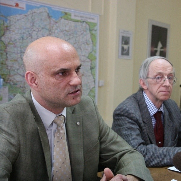 Waldemar Królikowski, zastępca Generalnego Dyrektora  Dróg Krajowych i Autostrad przedstawił założenia programu "Bezpieczna ósemka".