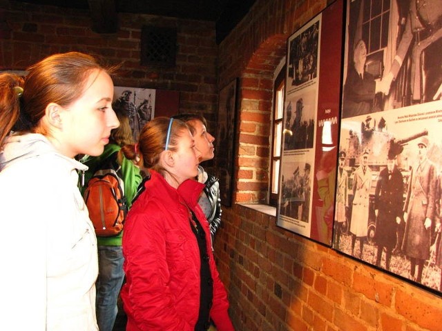 Zdjęcia oglądały m.in. Karolina, Weronika i Hanna, uczesnnice wąbrzeskiego gimnazjum