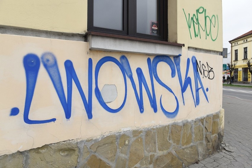 Ul. Lwowska w kierunku Trzech Koron