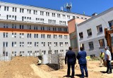 Wielka inwestycja w szpitalu w Staszowie. Zobacz co powstanie na 5 piętrach nowego budynku (ZDJĘCIA)