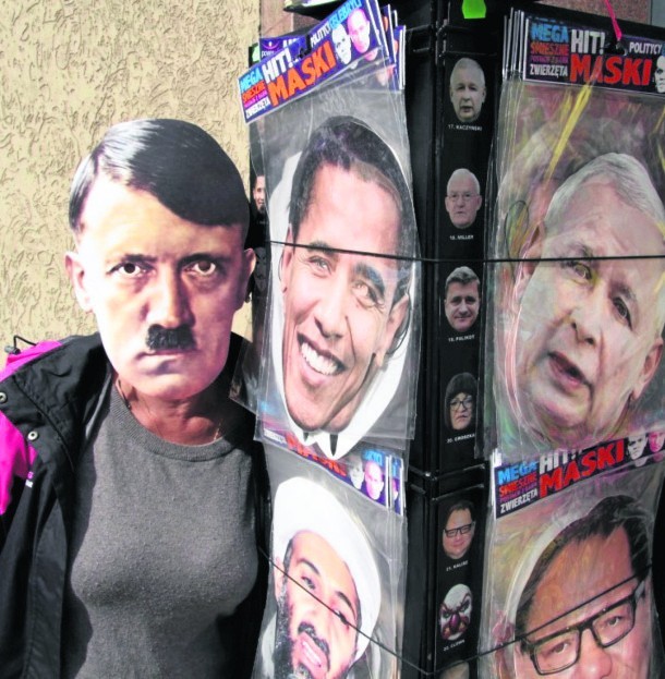 Pomorze: Maska z podobizną Hitlera nie jest symbolem faszyzmu. Tak twierdzi szczecińska prokuratura 