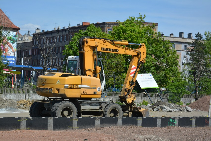 Prace idą pełną parą. Modernizacja wiaduktu kolejowego trwa...