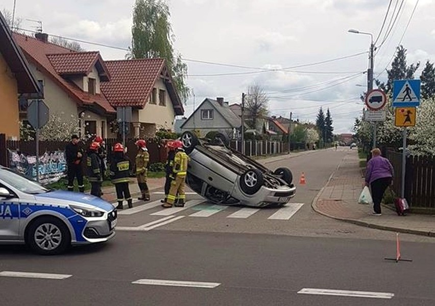 Dachowanie na skrzyżowaniu ul. Sowlańskiej i Piaskowej w...