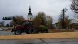 Kłobuck: Trwa budowa lodowiska. Otwarcie 6 grudnia [ZDJĘCIA]