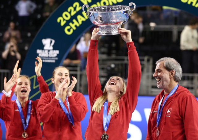 Szwajcarki cieszą się z pierwszego w historii triumfu w drużynowej rywalizacji tenisistek.