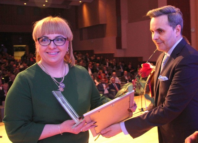 Stanisław Wróbel, redaktor naczelny Echa Dnia gratulował Justynie Śliz kwitnącego biznesu.