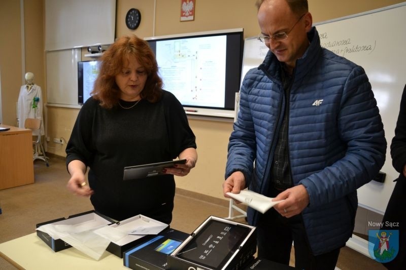 Nowy Sącz. Licealiści będą się uczyć na tabletach