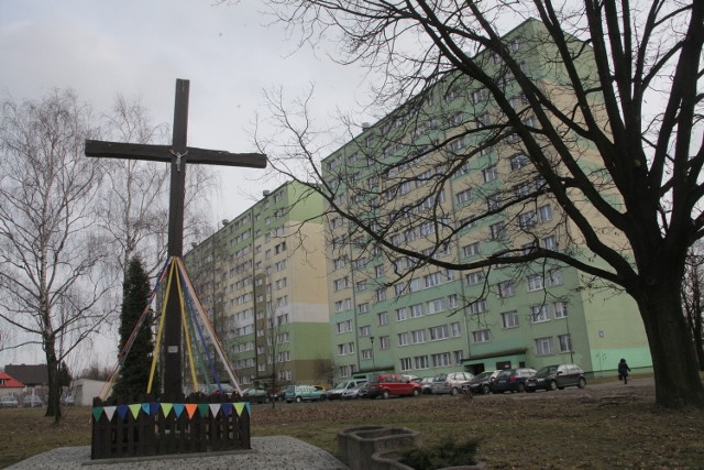 Pawilon handlowy miałby stanąć przy krzyżu wzniesionym w miejscu straceń powstańców styczniowych