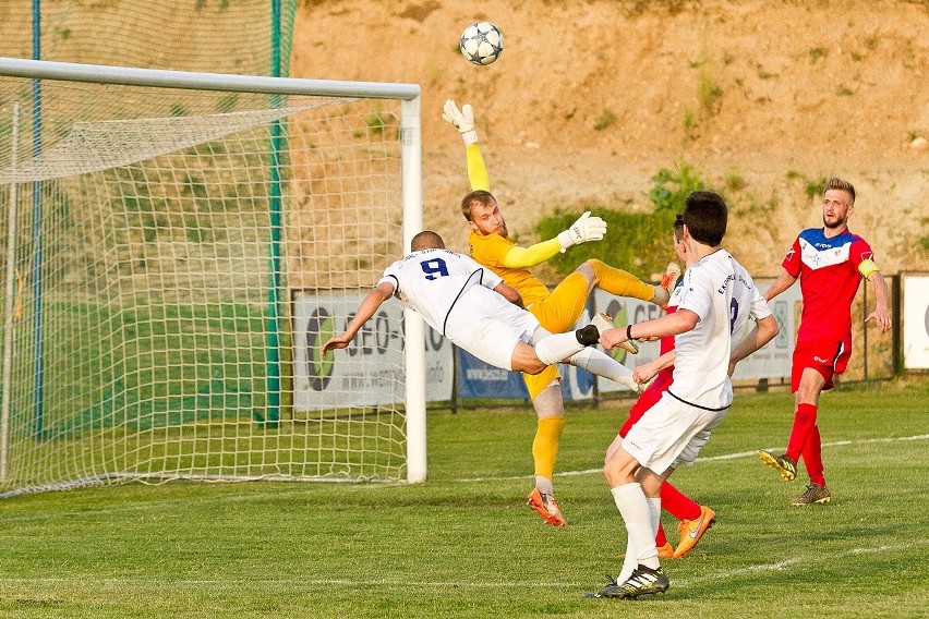 Ekoball Stal Sanok pokonał u siebie Unię Nowa Sarzyna 3:0.