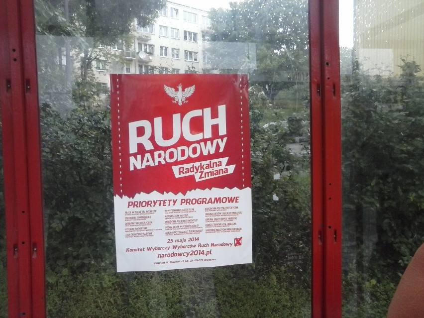 Ruch Narodowy w Lublinie okleił przystanek, ale mógł to...