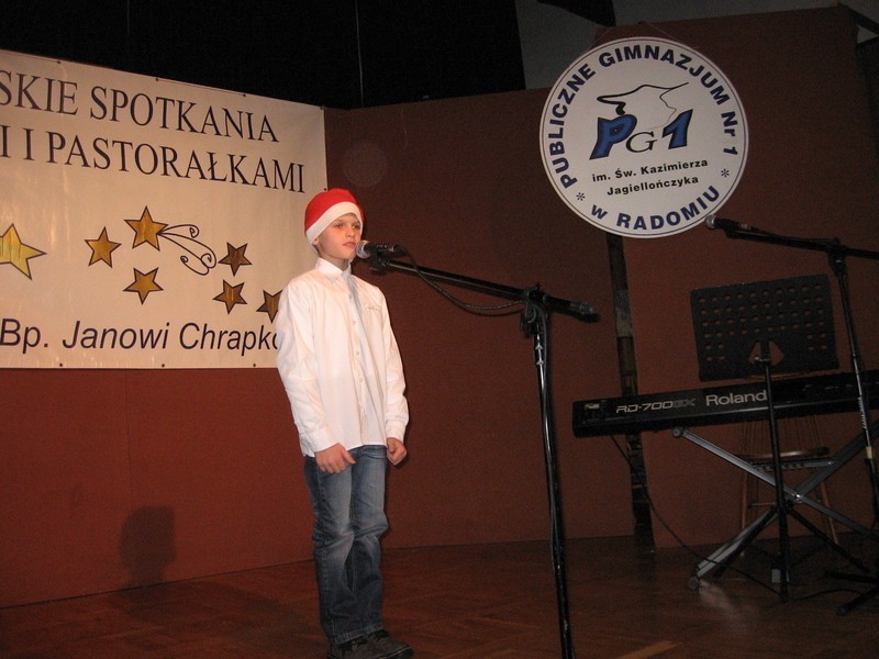 Śpiewa Karol Kołątaj ze szkoły podstawowej w Owadowie