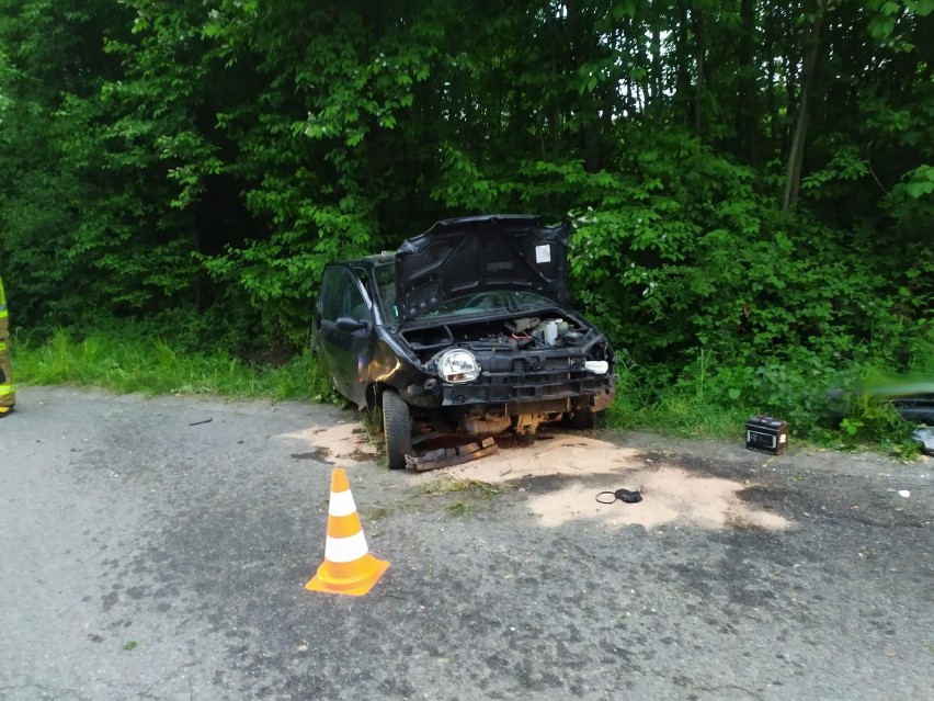 Kotów. Dwie osoby zostały ranne w wypadku pod Nowym Sączem