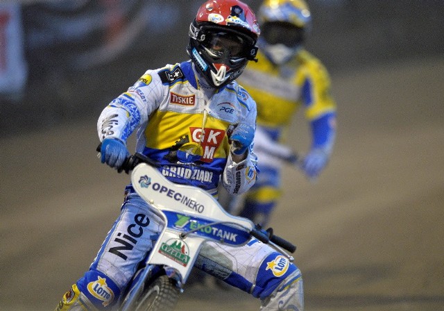 Tomasz Gollob kapitan GKM Grudziądz wygrał wyścig 11. meczu ze DStalą Gorzów- najpiękniejszy w całym meczu bo po niesamowitej walce mistrzów