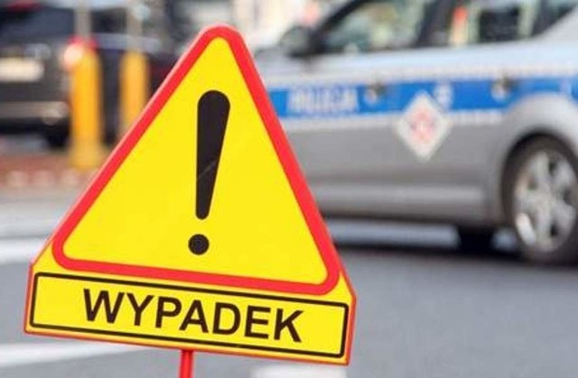 Do wypadku doszło na zjeździe z autostrady na wysokości Rogozińca