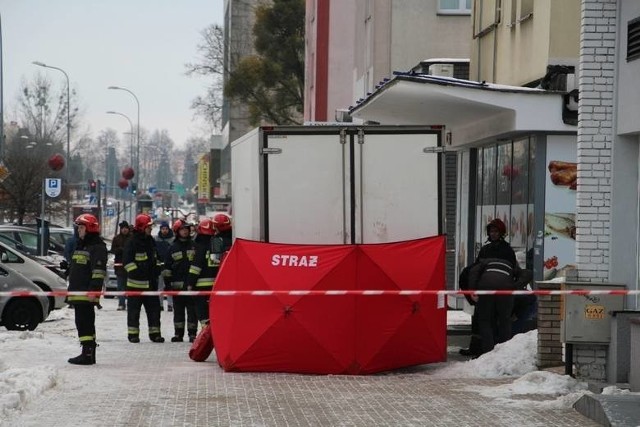 Wypadek śmiertelny na ul. Skłodowskiej w Białymstoku. Zginęła kobieta potrącona na chodniku.