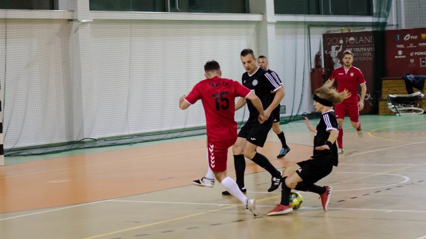 Rozegrano czwartą kolejkę Kieleckiej Ligi Futsalu (ZDJĘCIA)