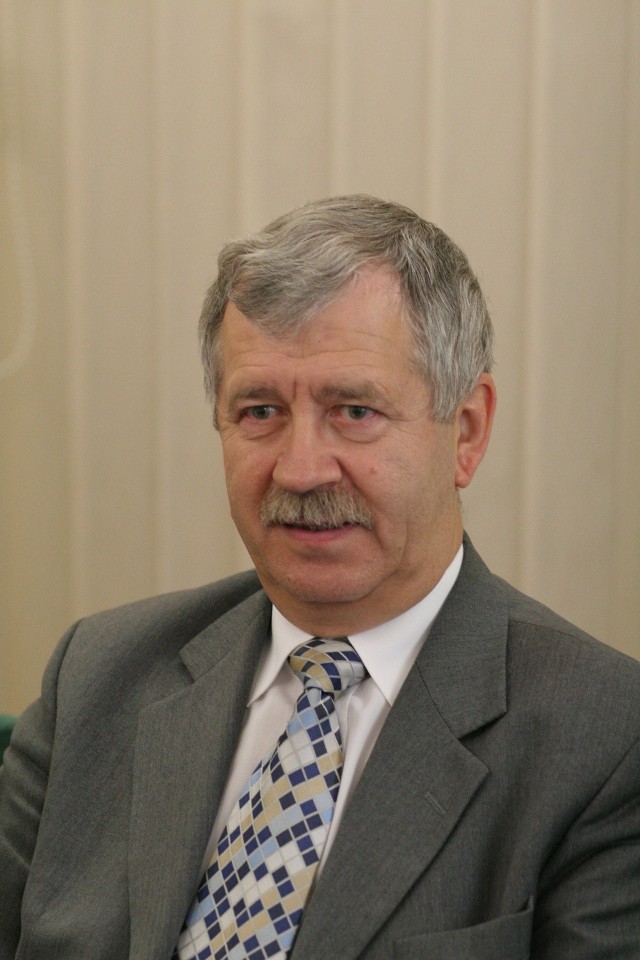 Dr Anatoliusz Kopczuk, ekonomista z Wyższej Szkoły Finansów i Zarządzania w Białymstoku: