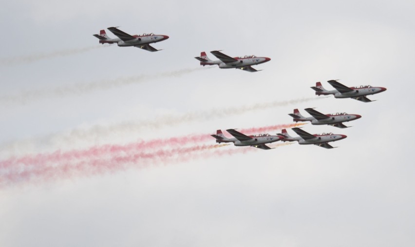 Air Show 2017 w Radomiu. Niedzielna defilada statków powietrznych