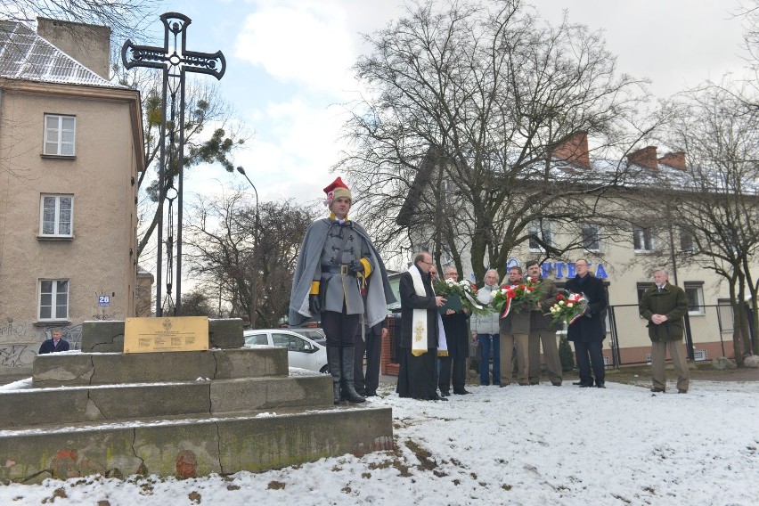 Radomianie uczcili pamięć powstańców pod krzyżem przy ulicy Warszawskiej