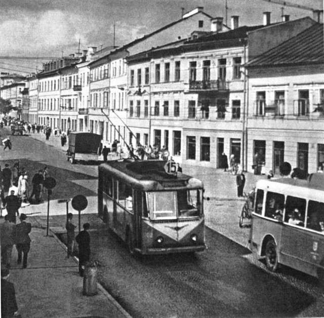 Krakowskie Przedmieście w Lublinie w latach 50. dwudziestego wieku - to początki komunikacji trolejbusowej w naszym mieście