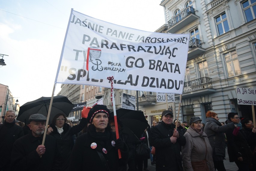 Uwaga! Dziś  protest  kobiet  na  placu  Wolności