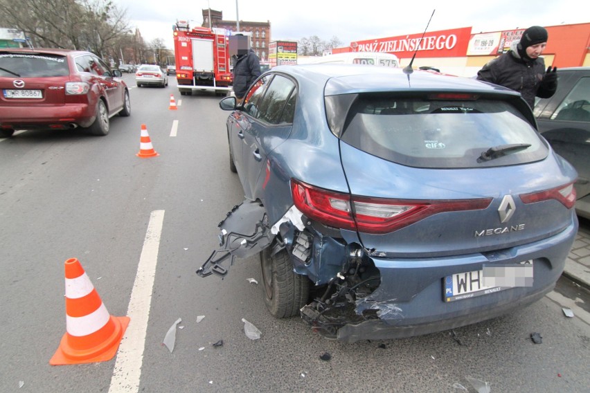 Wypadek przy Pasażu Zielińskiego. Są utrudnienia