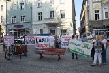 ZIELONA GÓRA: Protest mieszkańców w sprawie budowy drogi na Jędrzychowie  [ZDJĘCIA, WIDEO] 